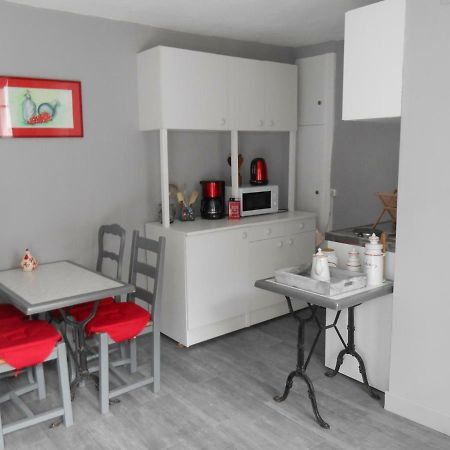 F2 A Tulle Villa Bagian luar foto